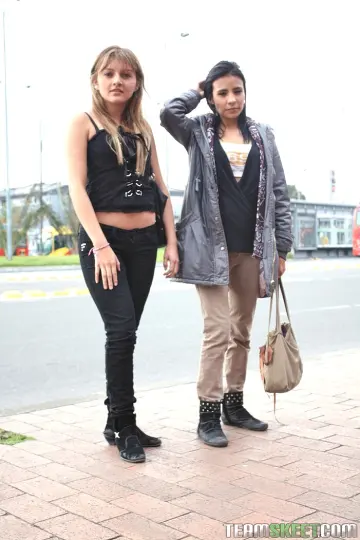 Abril Santamaria & Lilly - Oye Loca photo 16