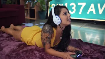 Adria Rae & Gina Valentina - Mofos photo 5