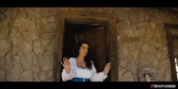 Alex Jones & Sarah Arabic - Episodes photo 19