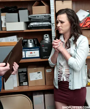 Alex More & Jack Vegas - Shoplyfter photo 2