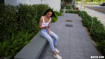 Alexis Tae - Public Pickups photo 12