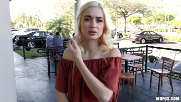 Anastasia Knight - Public Pickups photo 4