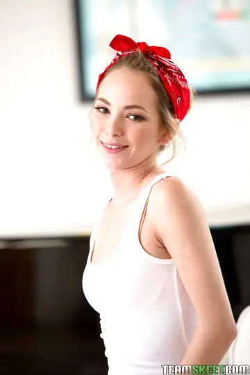 Angel Smalls - Exxxtra Small photo 2