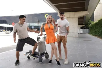 Angie Lynx, Papi Rodriguez & Yeri Blue - Public Bang photo 17