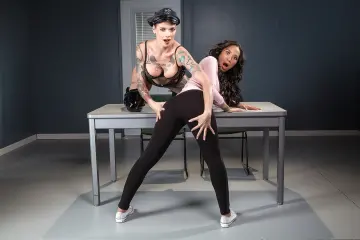Anna Bell Peaks, Honey Gold & Jessy Jones - Brazzers photo 5