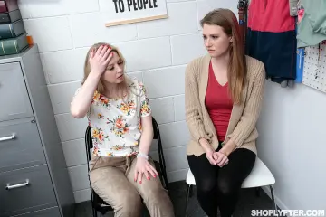 Ashley Lane, Sunny Lane & Tommy Gunn - Shoplyfter photo 6