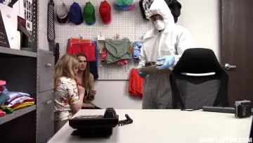 Ashley Lane, Sunny Lane & Tommy Gunn - Shoplyfter photo 7