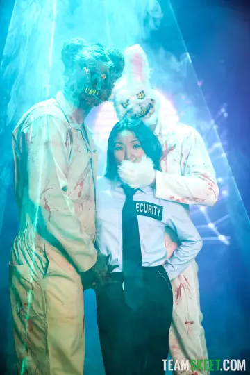 Asia Lee, Danny Mountain & Will Pounder - Exxxtra Small photo 18