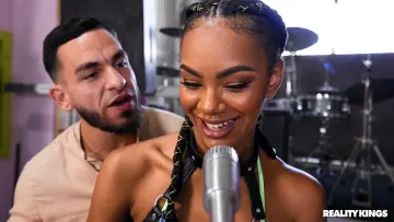 Asteria Diamond & Peter Green - Reality Kings photo 6
