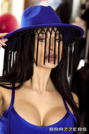 Azul Hermosa & Scott Nails - Brazzers photo 11