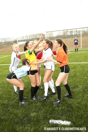 Bailey Ryder, Nessy, Cayla Lyons & Naomi Nevena - TeamSkeet photo 2