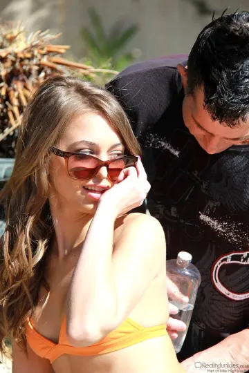 Billy Glide & Riley Reid - RealityJunkies photo 13