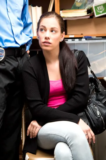 Bobbi Dylan - Shoplyfter photo 5