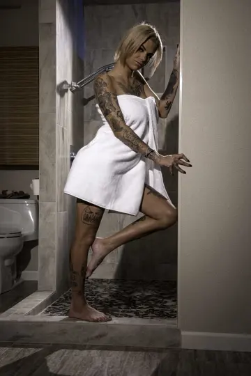 Bonnie Rotten & Small Hands - Brazzers photo 7