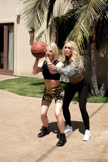Brandi Love & Carter Cruise - SweetHeartVideo photo 4