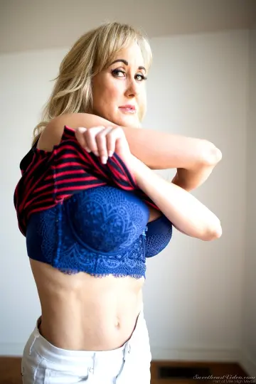 Brandi Love & Zoe Bloom photos