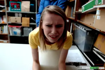 Catarina Petrov - Shoplyfter photo 8