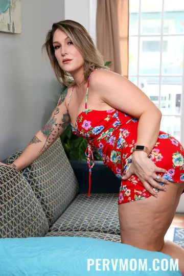 Charley Hart & Johnny The Kid - PervMom photo 20