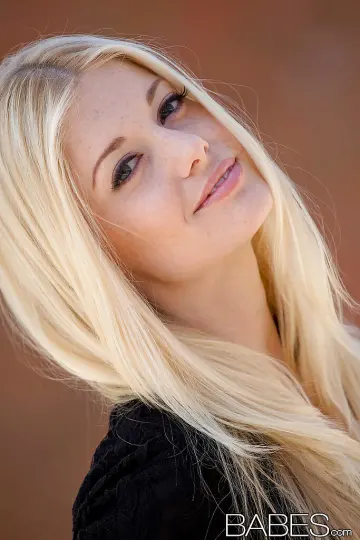 Charlotte Stokely photos