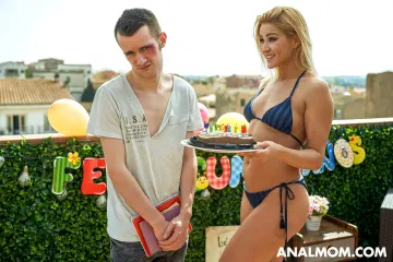 Cherry Kiss & Sam Bourne - AnalMom photo 8