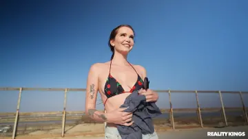 Chloe Foxxe & James Angel - Reality Kings photo 2