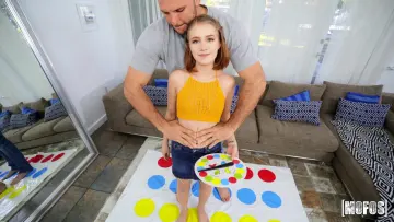 Dakota Burns photos