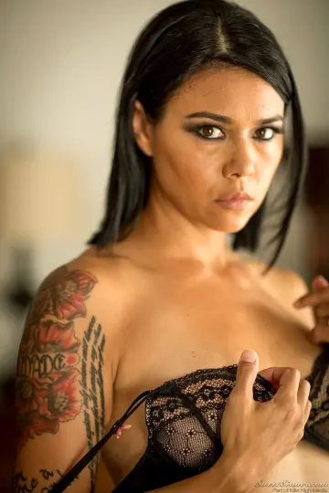 Dana Vespoli - SweetSinner photo 2