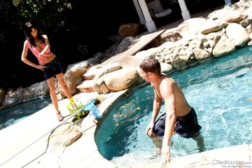 Diana Prince & Chris Johnnson - RealityJunkies photo 13
