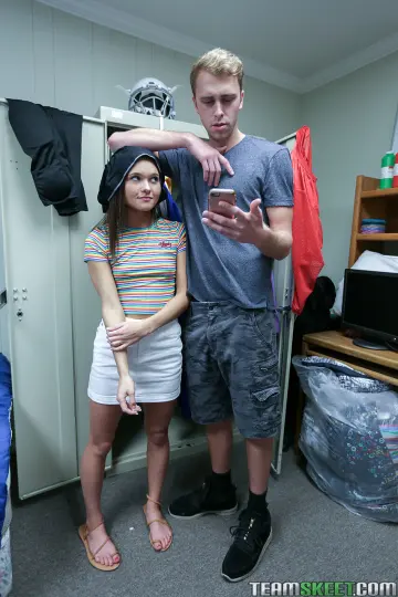 Dustin Daring & Zoe Bloom - Exxxtra Small photo 14