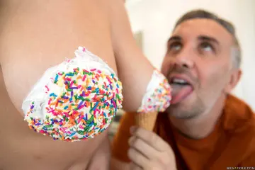 Ella Knox & Keiran Lee - Baby Got Boobs photo 15