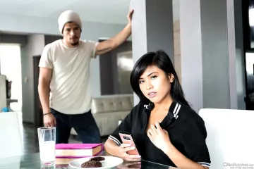 Ember Snow - RealityJunkies photo 7