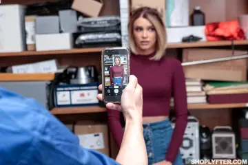 Emma Hix & Wrex Oliver - Shoplyfter photo 6