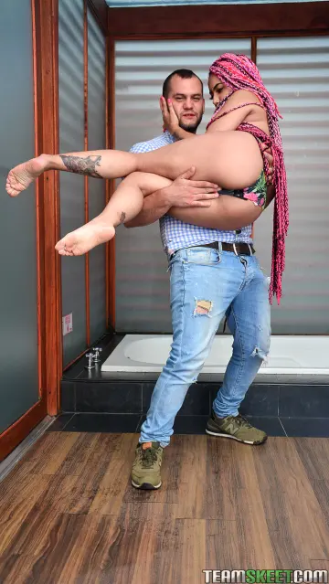 Evolet & Pedro Nel - Oye Loca photo 13