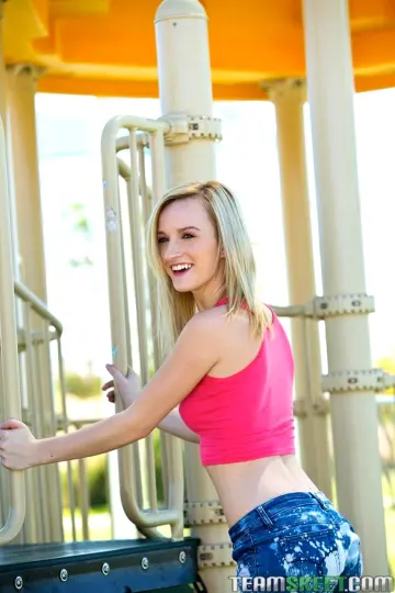 Exxxtrasmall Model - Exxxtra Small photo 16