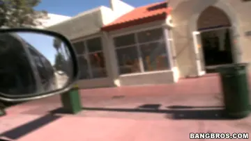 Gigi Larios - Bang Bus photo 8