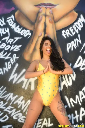Gina Valentina - Reality Kings photo 5