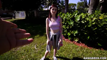 Hailey Little photos