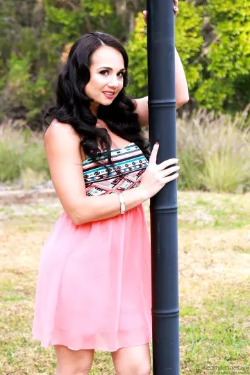 Holly West - RealityJunkies photo 8