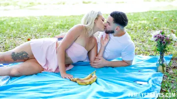 Indica Monroe - Family Strokes photo 15