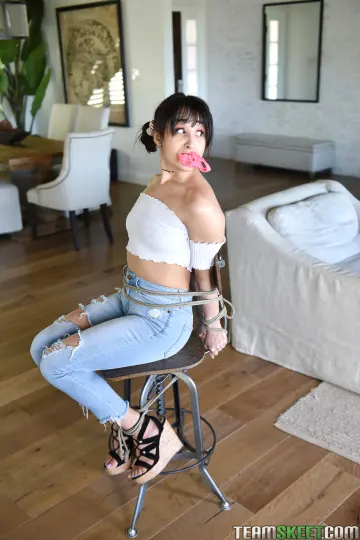 Isabella Nice & Jay Smooth - Exxxtra Small photo 10