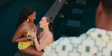 Isiah Maxwell, Amari Anne & Melissa Stratton - Flixxx photo 16