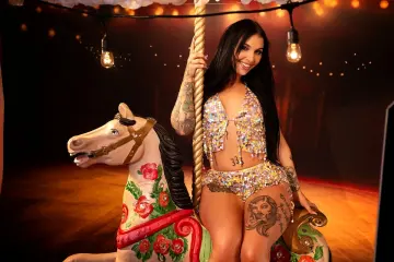 Ivy Lebelle photos