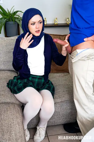 Jade Valentine, Ruby Moon & Brad Sterling - Hijab Hookup photo 19