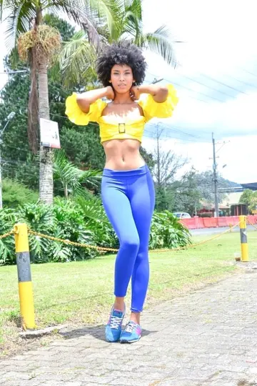 Janeth Black & Mario Leon - Oye Loca photo 6