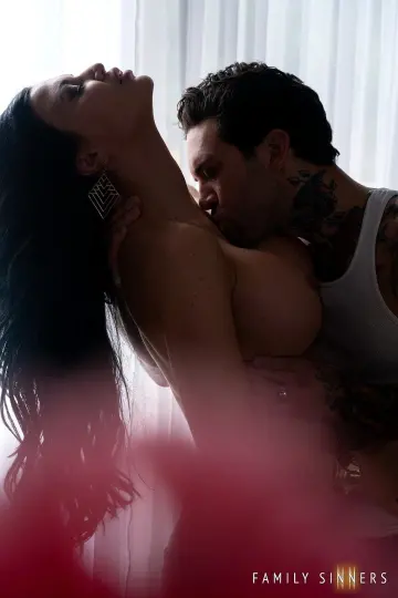 Jasmine Jae & Small Hands MILFED photos