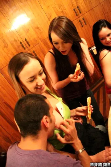 Jayden Lee, Jenna Ross & Mariah Mars - Mofos photo 10