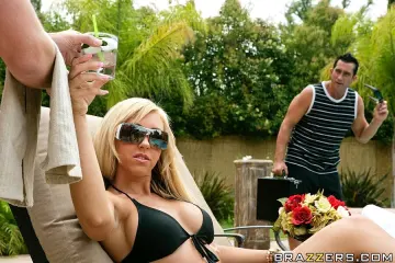 Jessica Lynn - Baby Got Boobs photo 16