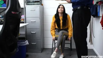 Judy Jolie & Mike Mancini - Shoplyfter photo 19