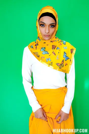 Julia James, Laynee James & Anthony White - Hijab Hookup photo 17