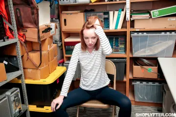 Katy Kiss - Shoplyfter photo 8